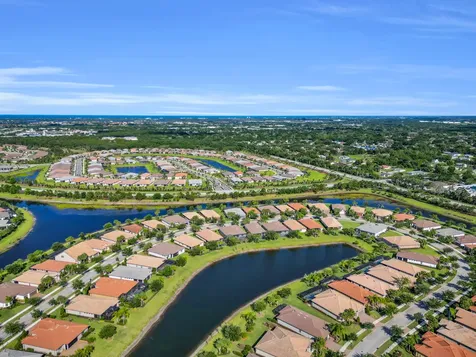 5040 Pendelton Square Vero Beach FL 32967