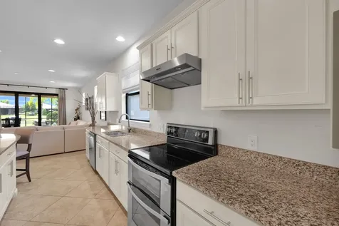 5040 Pendelton Square Vero Beach FL 32967