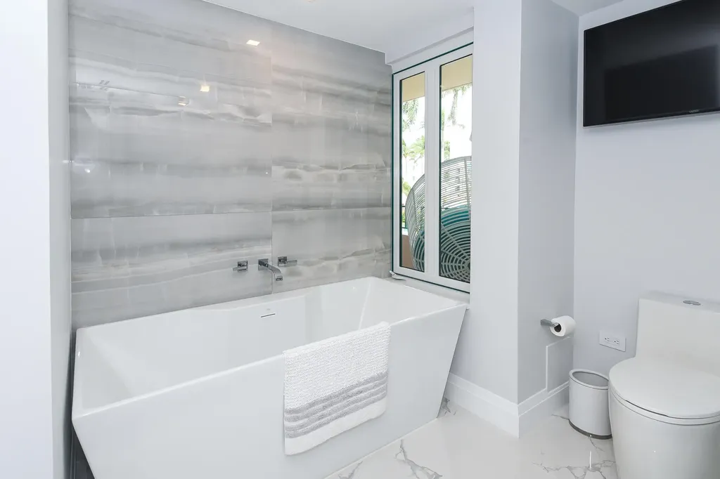 120 SE 5th Avenue Boca Raton FL 33432