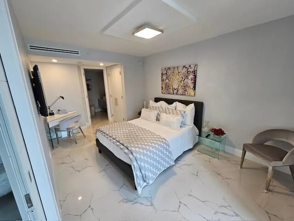 120 SE 5th Avenue Boca Raton FL 33432