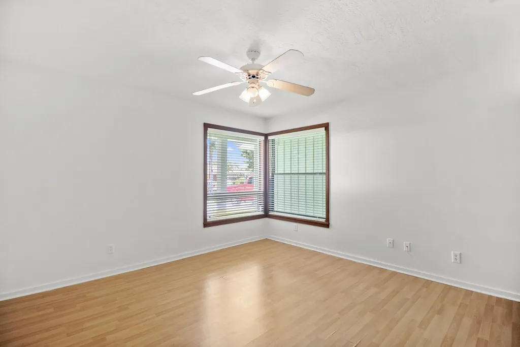 65 W Pinehill Trail W Tequesta FL 33469