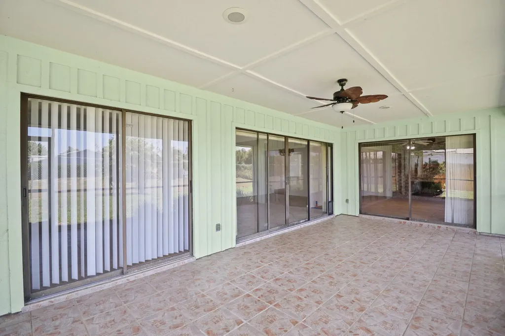 65 W Pinehill Trail W Tequesta FL 33469