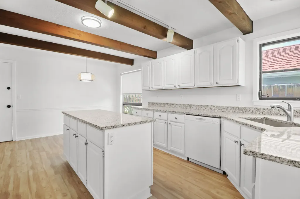 65 W Pinehill Trail W Tequesta FL 33469