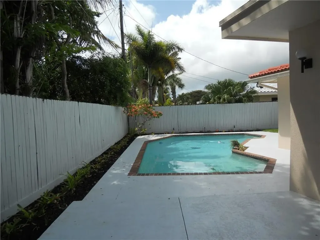 5910 NE 21st Way Fort Lauderdale FL 33308