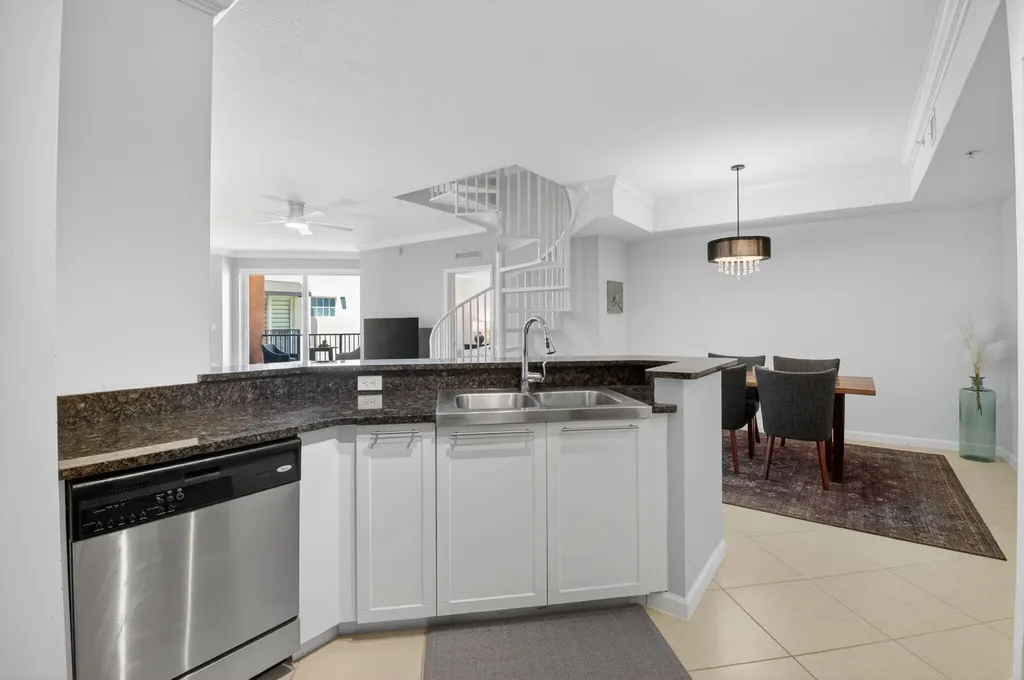 225 NE 1st Street Delray Beach FL 33444