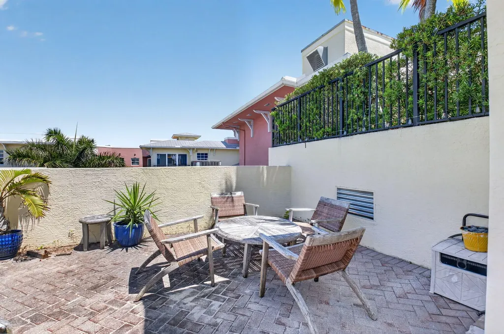 225 NE 1st Street Delray Beach FL 33444