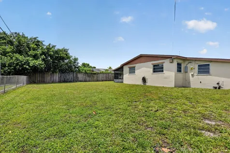 20131 NW 14th Place Miami Gardens FL 33169