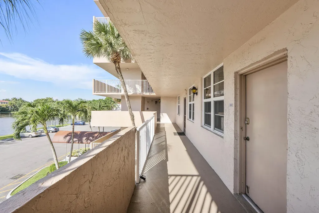 250 Jacaranda Drive Plantation FL 33324
