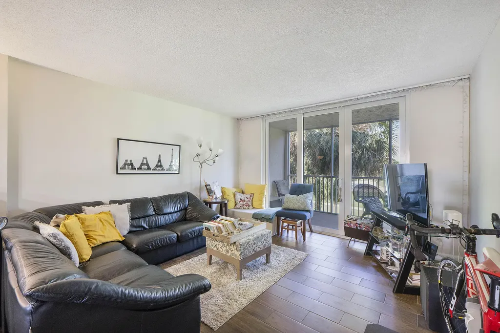 250 Jacaranda Drive Plantation FL 33324