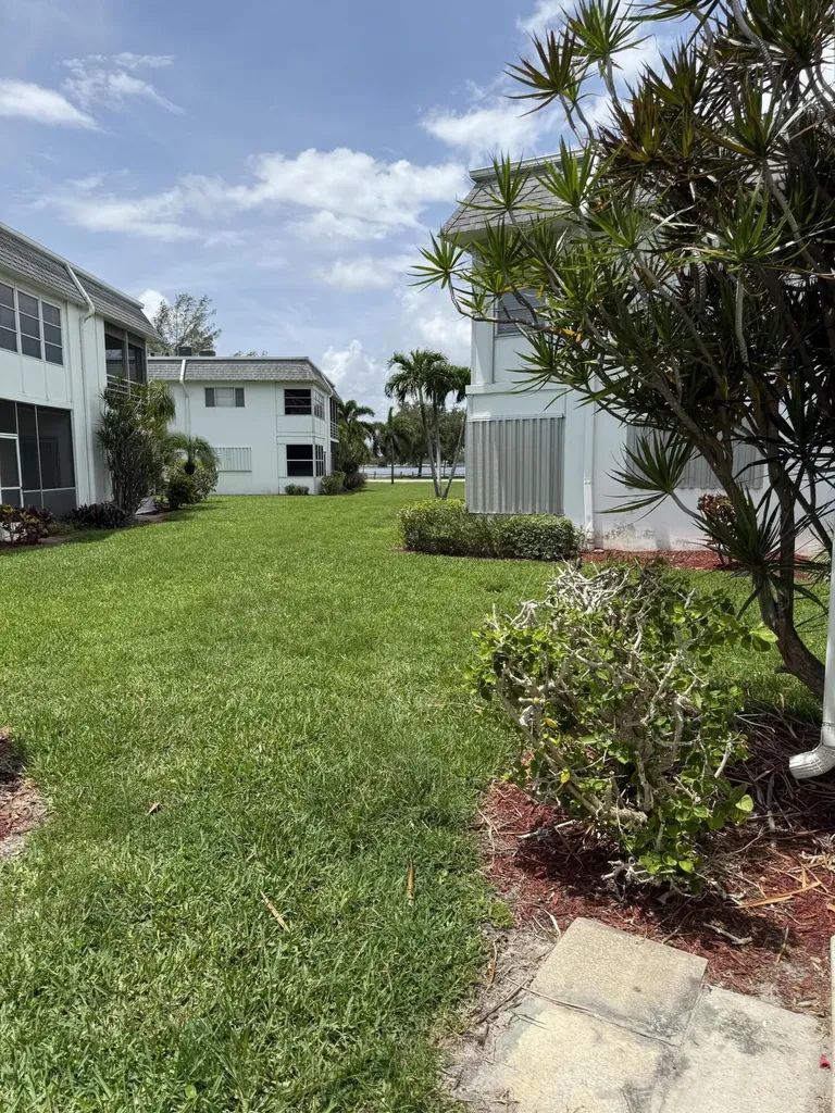 3040 Lake Osborne Drive Lake Worth Beach FL 33461