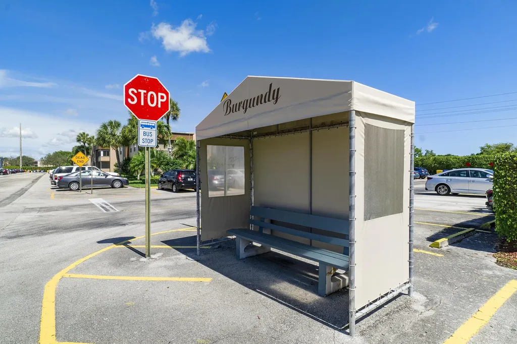 220 Seville J Delray Beach FL 33446