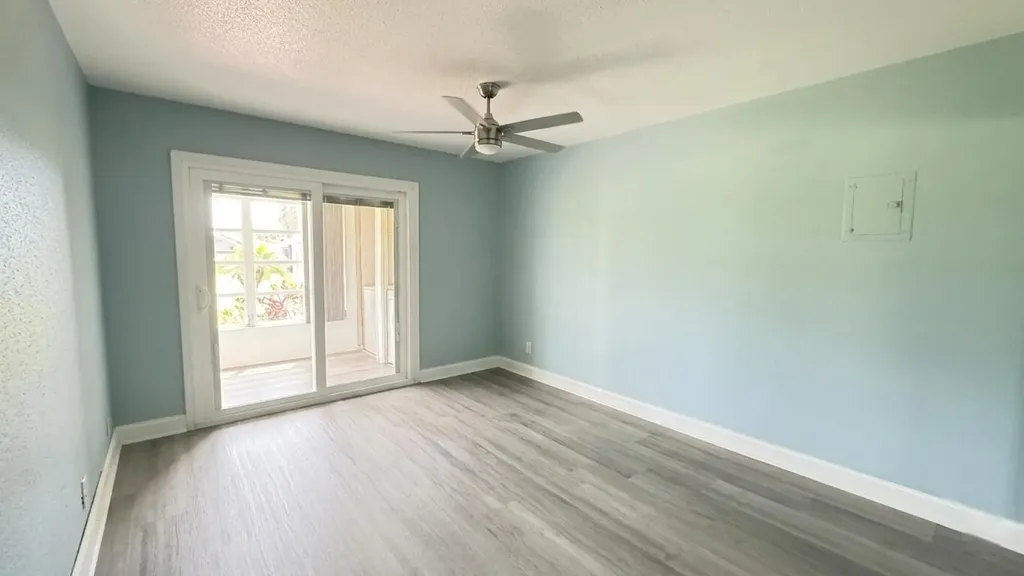 220 Seville J Delray Beach FL 33446