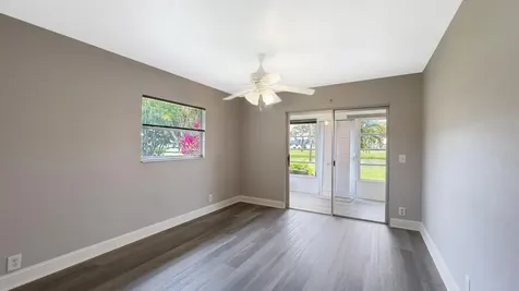 220 Seville J Delray Beach FL 33446