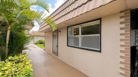 220 Seville J Delray Beach FL 33446
