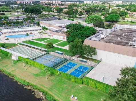 220 Seville J Delray Beach FL 33446