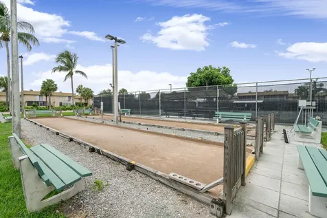 220 Seville J Delray Beach FL 33446