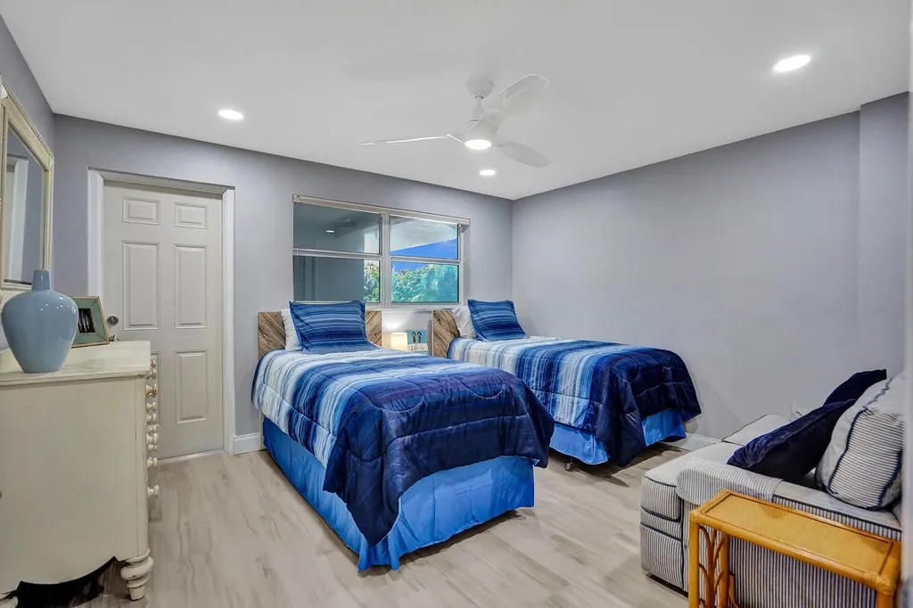 1169 Hillsboro Hillsboro Beach FL 33062