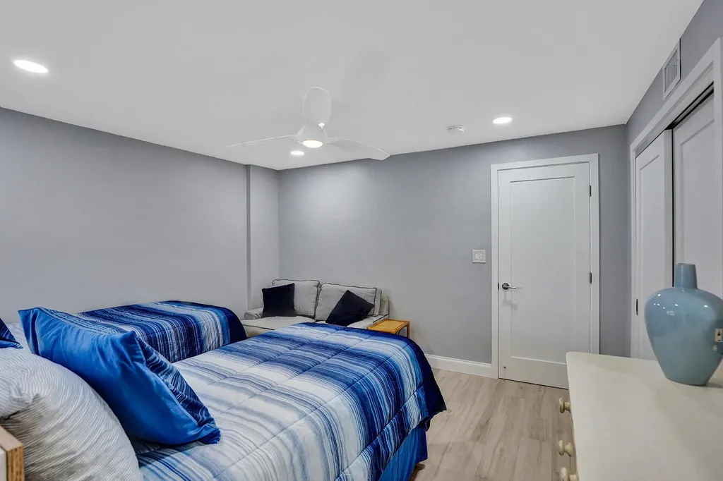 1169 Hillsboro Hillsboro Beach FL 33062