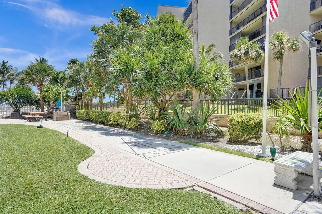 1169 Hillsboro Hillsboro Beach FL 33062
