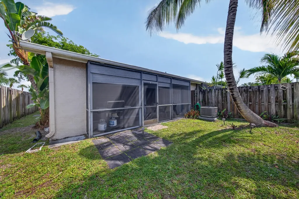1036 E Lakes Drive Pompano Beach FL 33064