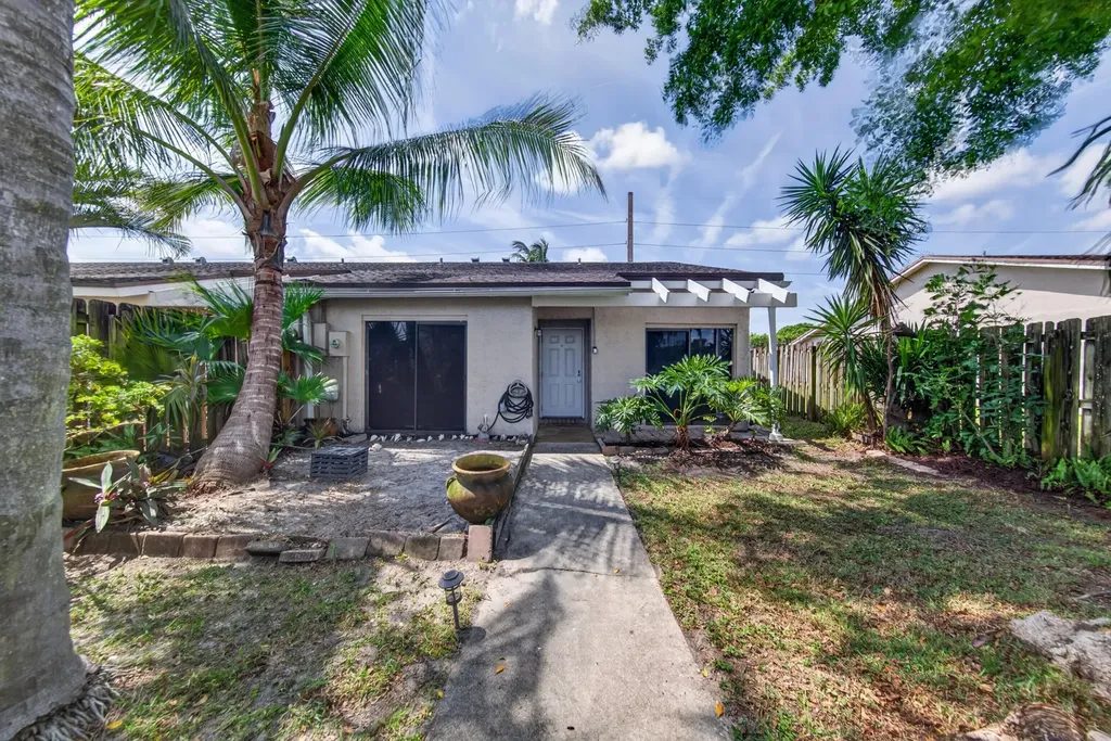 1036 E Lakes Drive Pompano Beach FL 33064