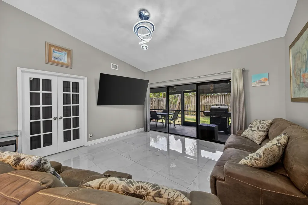 1036 E Lakes Drive Pompano Beach FL 33064