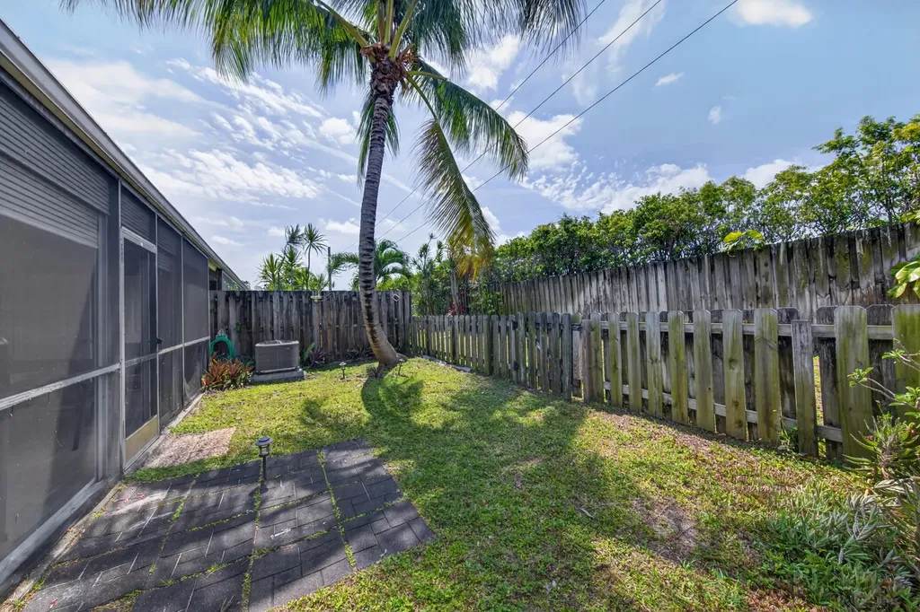 1036 E Lakes Drive Pompano Beach FL 33064