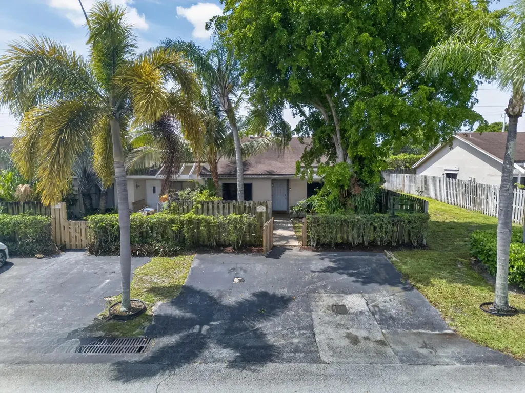 1036 E Lakes Drive Pompano Beach FL 33064