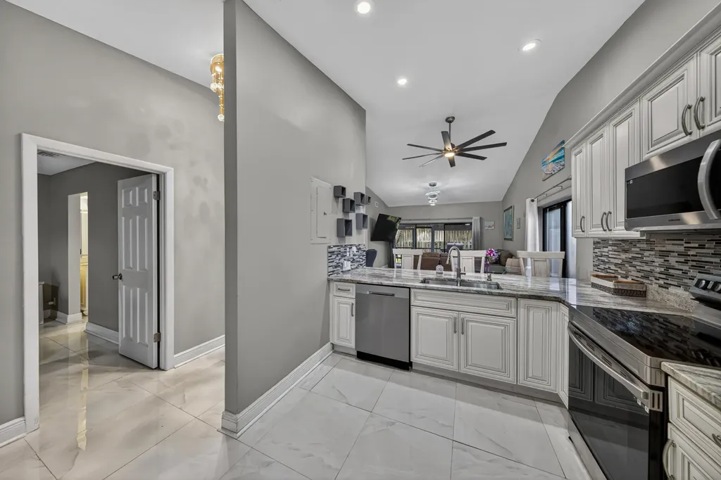 1036 E Lakes Drive Pompano Beach FL 33064