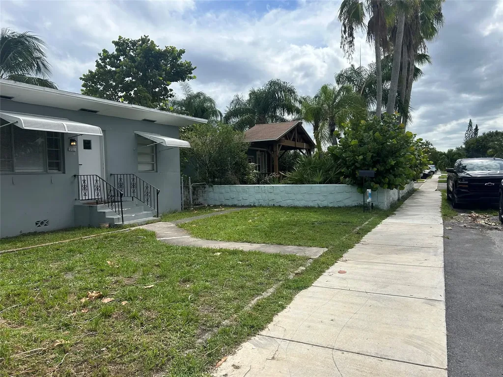 2218 Roosevelt Street Hollywood FL 33020