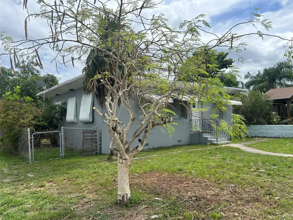 2218 Roosevelt Street Hollywood FL 33020