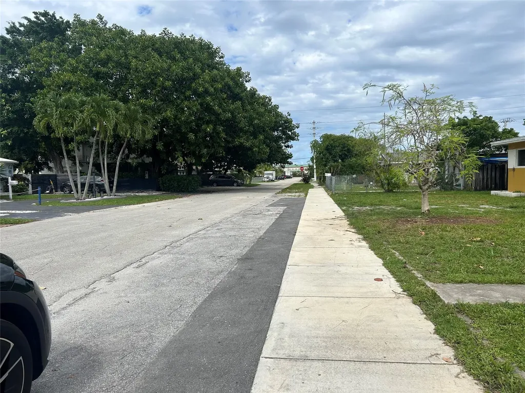 2218 Roosevelt Street Hollywood FL 33020
