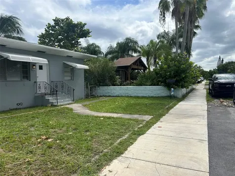 2218 Roosevelt Street Hollywood FL 33020