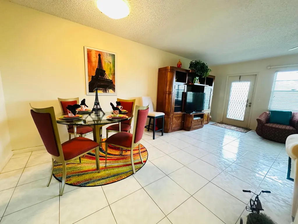 4038 Berkshire B Deerfield Beach FL 33442