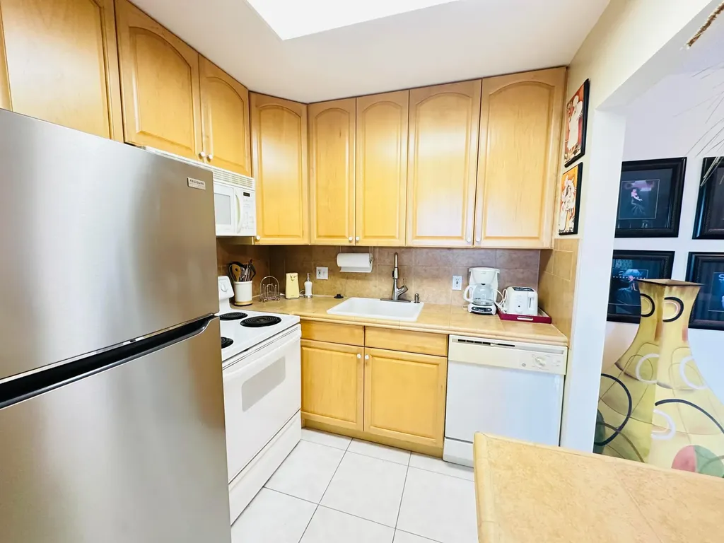 4038 Berkshire B Deerfield Beach FL 33442
