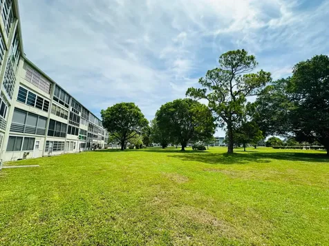 4038 Berkshire B Deerfield Beach FL 33442
