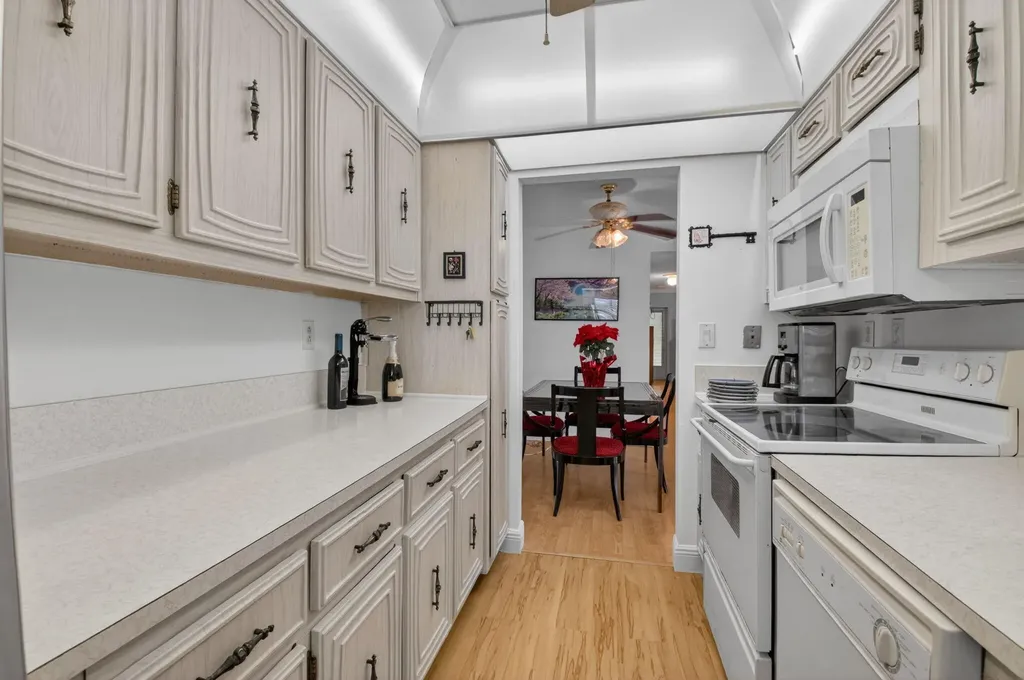 172 High Point Terrace W Delray Beach FL 33445