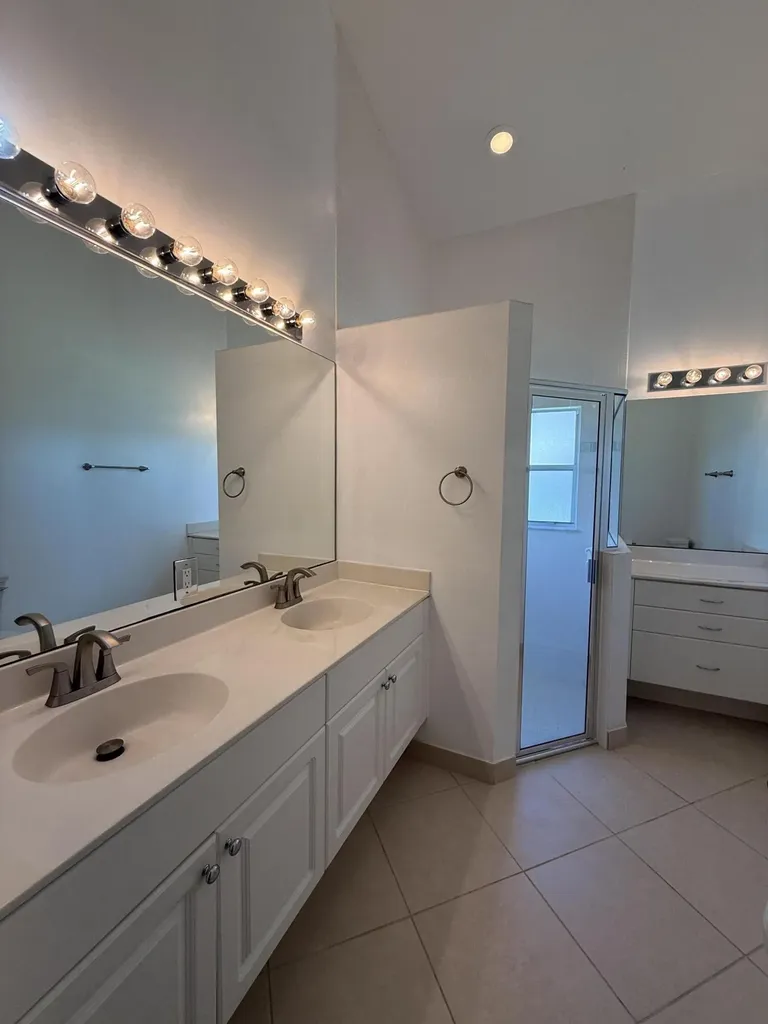 633 NW Whitfield Way Port St Lucie FL 34986