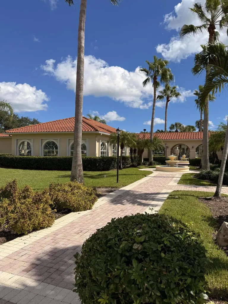 633 NW Whitfield Way Port St Lucie FL 34986