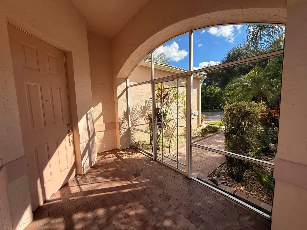 633 NW Whitfield Way Port St Lucie FL 34986