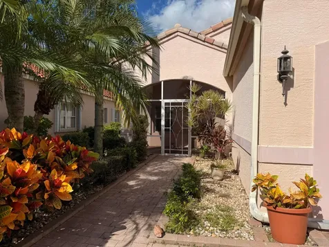 633 NW Whitfield Way Port St Lucie FL 34986