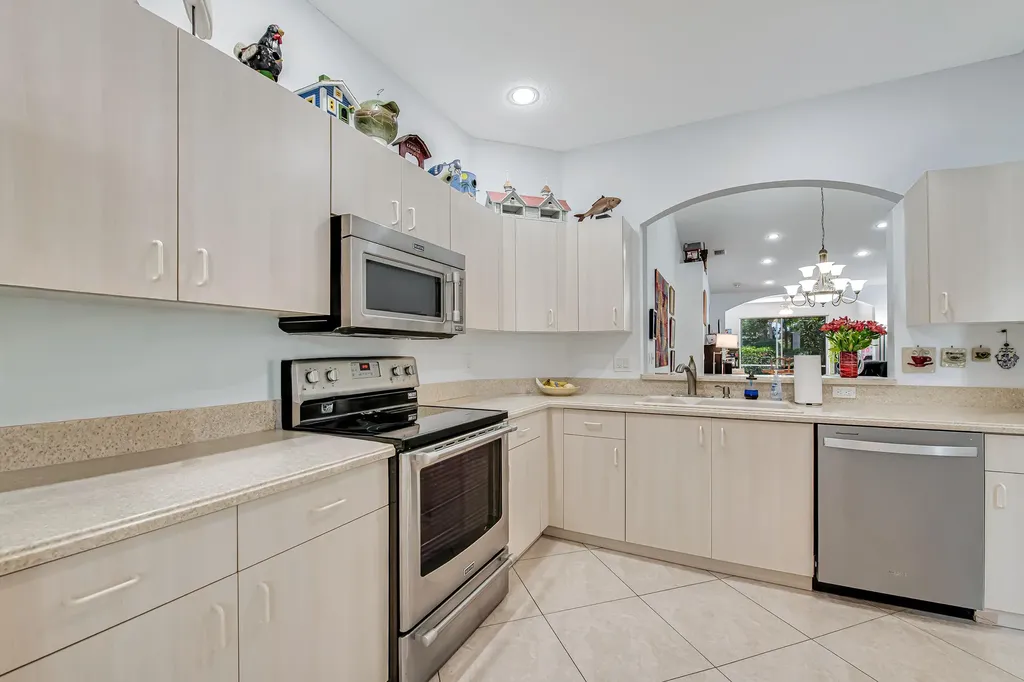 9543 Crescent View Drive N Boynton Beach FL 33437