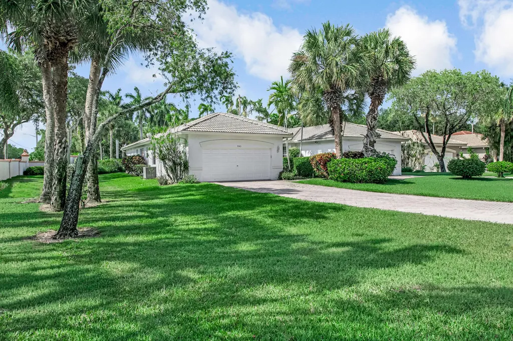 9543 Crescent View Drive N Boynton Beach FL 33437