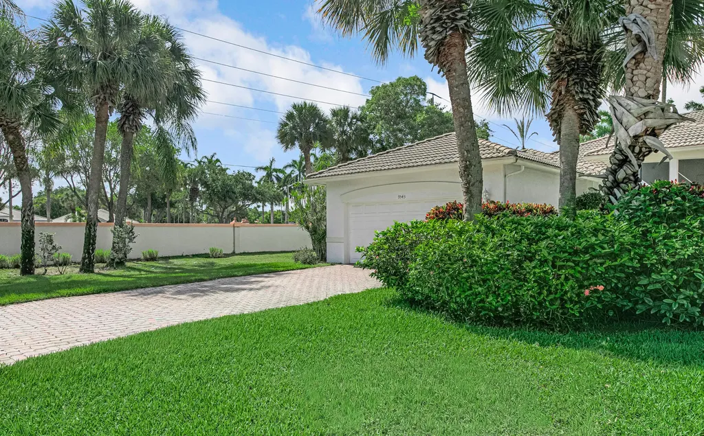 9543 Crescent View Drive N Boynton Beach FL 33437