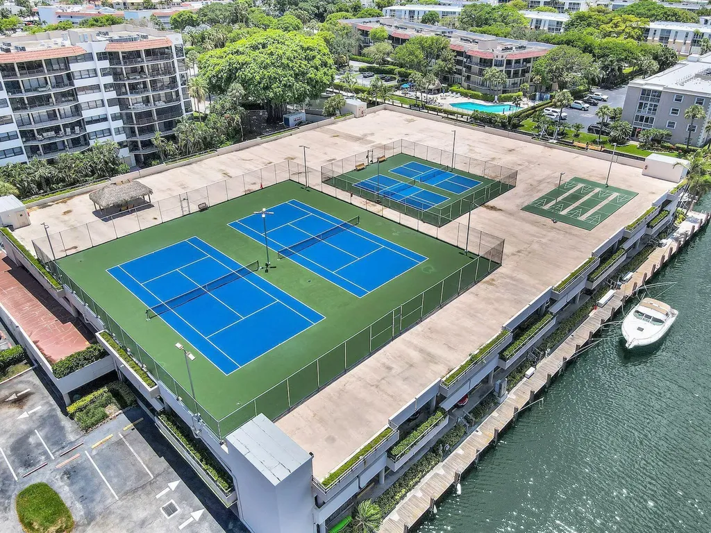 899 Jeffery Street Boca Raton FL 33487