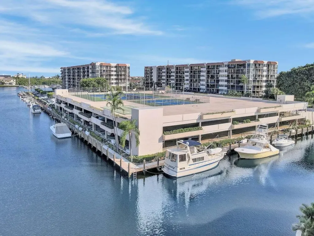 899 Jeffery Street Boca Raton FL 33487