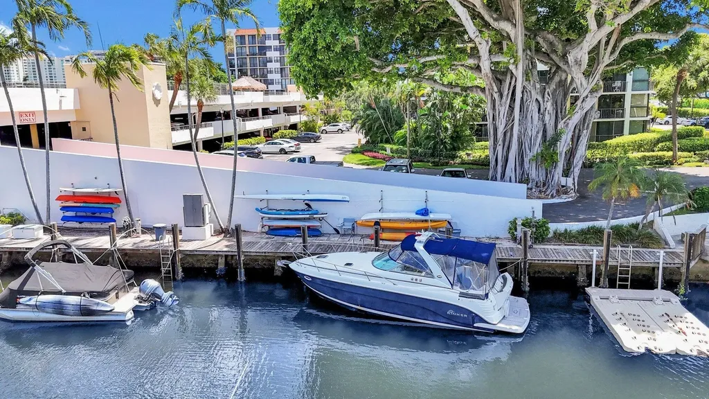 899 Jeffery Street Boca Raton FL 33487