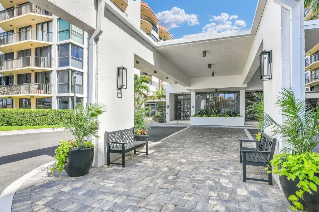 899 Jeffery Street Boca Raton FL 33487