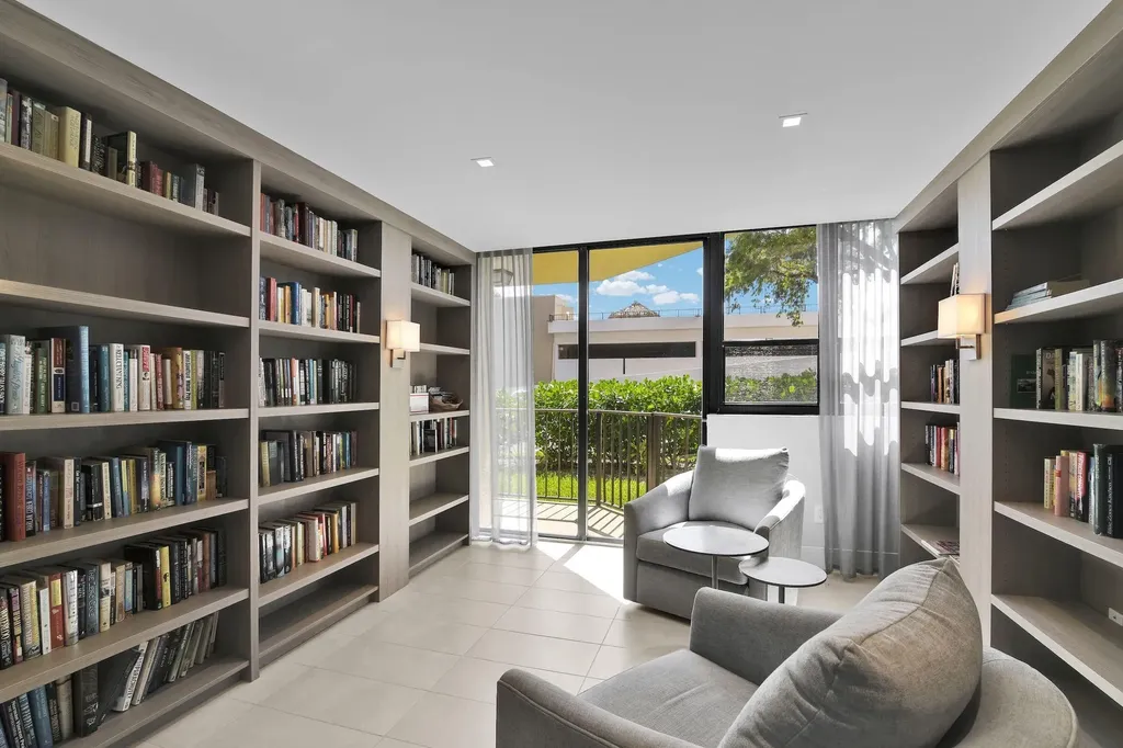 899 Jeffery Street Boca Raton FL 33487