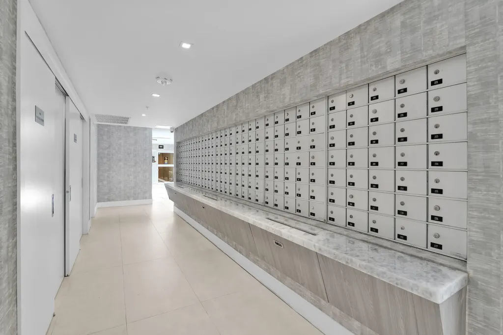 899 Jeffery Street Boca Raton FL 33487